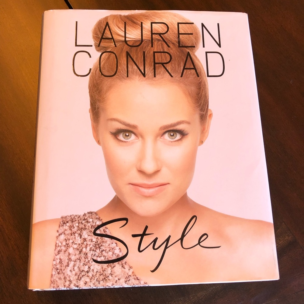 ❗️SOLD❗️LAUREN CONRAD STYLE BOOK